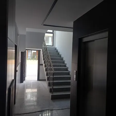 сарафово лукс гарден първа линия *