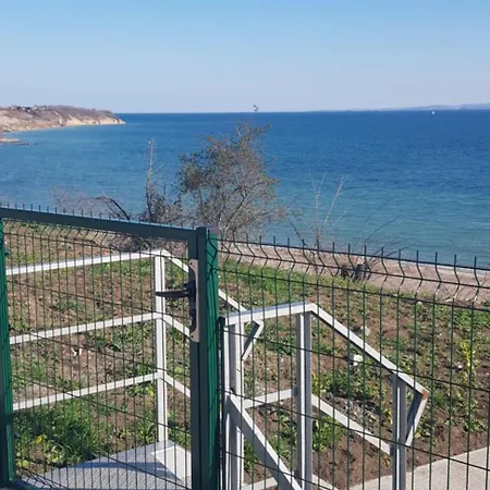 сарафово лукс гарден първа линия Apartman *