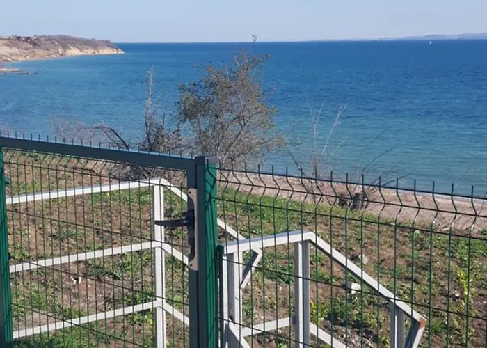 сарафово лукс гарден първа линия 公寓 *