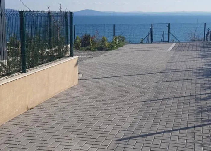 сарафово лукс гарден първа линия 부르가스