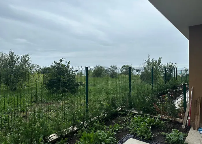 сарафово лукс гарден първа линия *