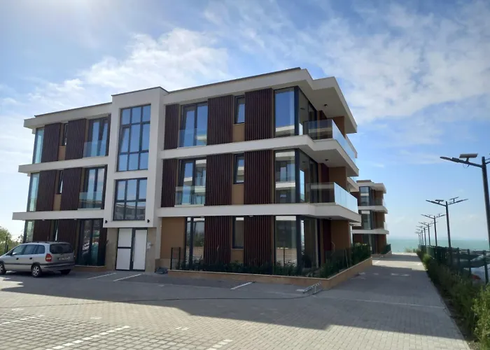 сарафово лукс гарден първа линия شقة *