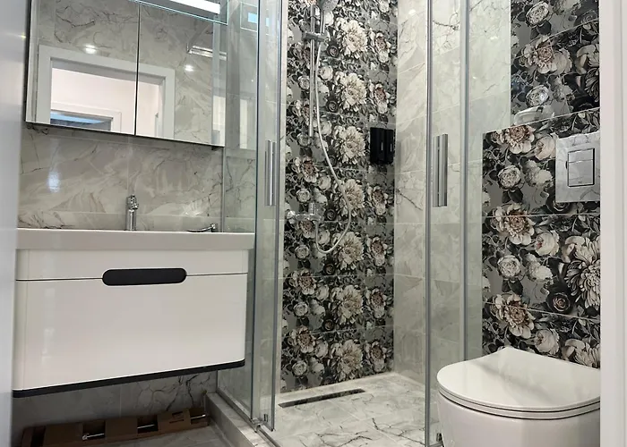 сарафово лукс гарден първа линия