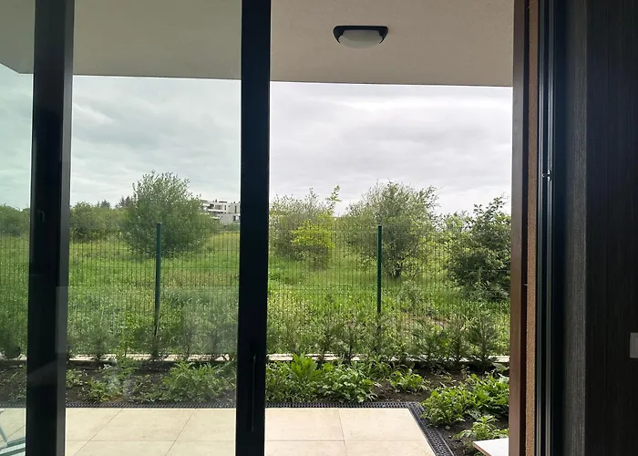 сарафово лукс гарден първа линия شقة *